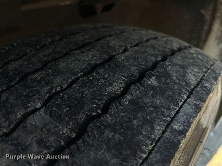 image for item MS9005 2007 International 9400i  semi truck