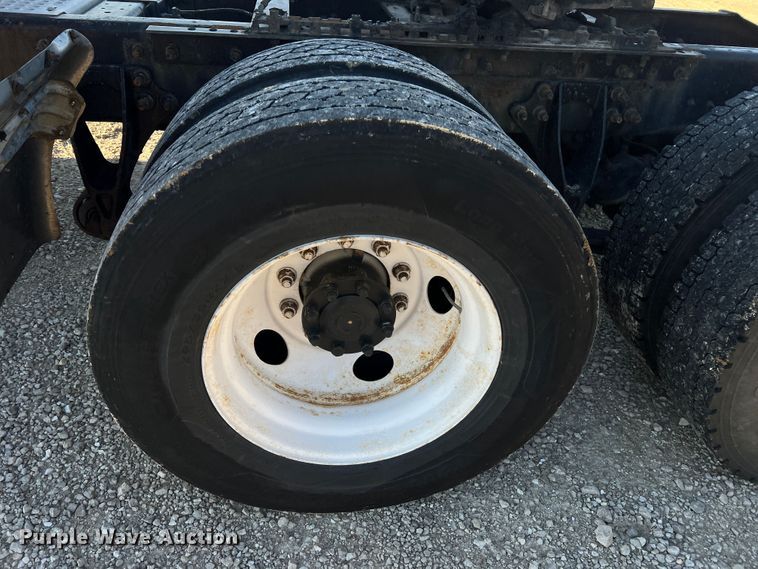 image for item MS9005 2007 International 9400i  semi truck