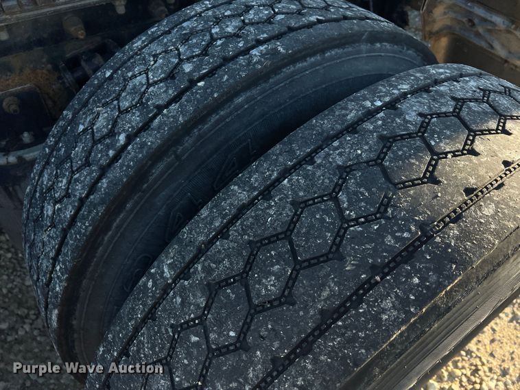 image for item MS9005 2007 International 9400i  semi truck