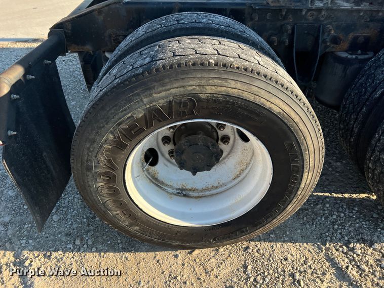 image for item MS9005 2007 International 9400i  semi truck