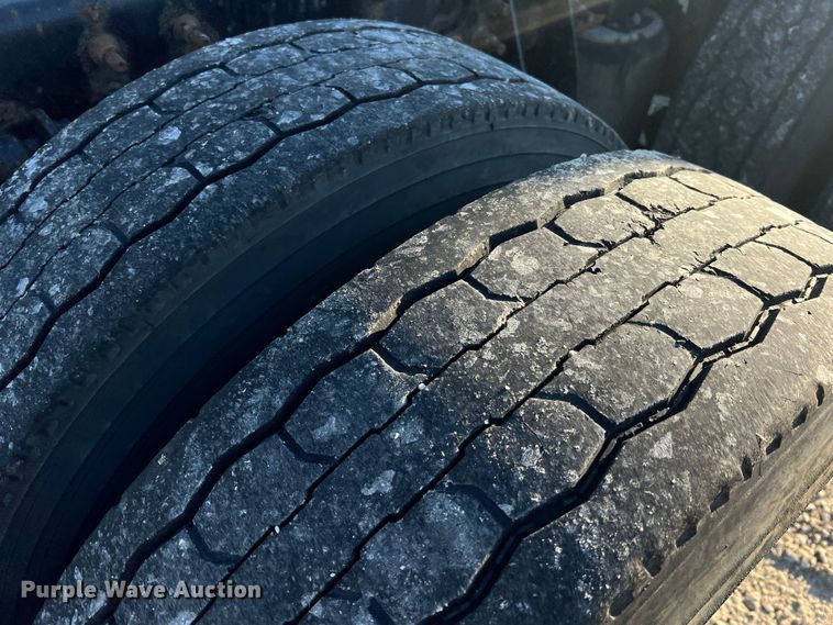 image for item MS9005 2007 International 9400i  semi truck