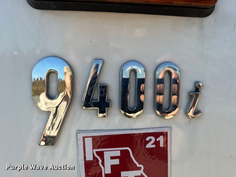 image for item MS9005 2007 International 9400i  semi truck