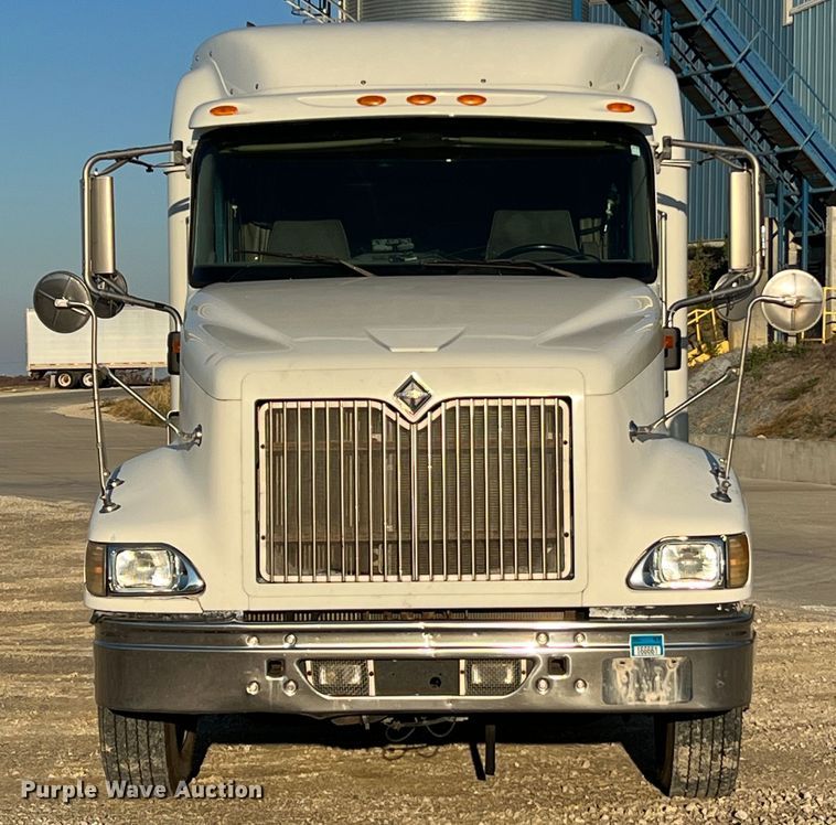 image for item MS9006 2007 International 9200i  semi truck