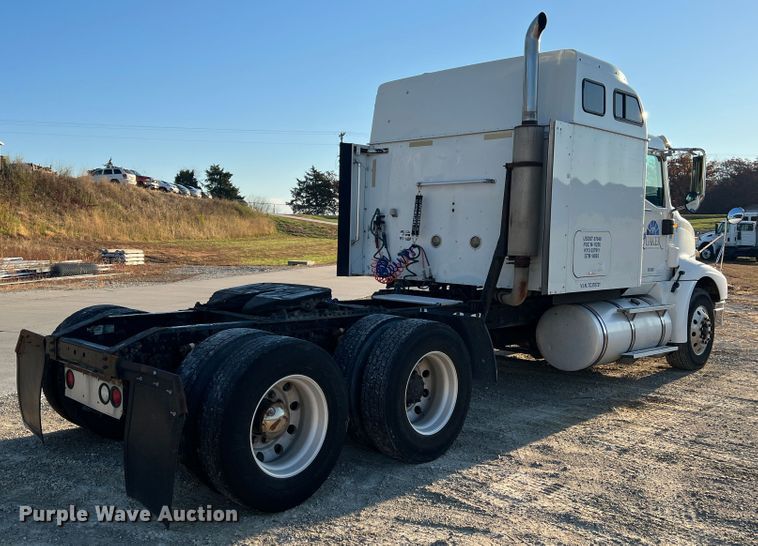 image for item MS9006 2007 International 9200i  semi truck