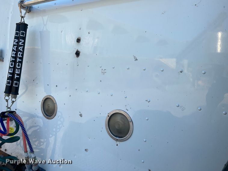 image for item MS9006 2007 International 9200i  semi truck