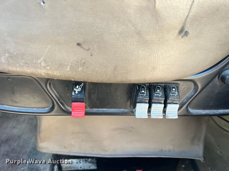 image for item MS9006 2007 International 9200i  semi truck