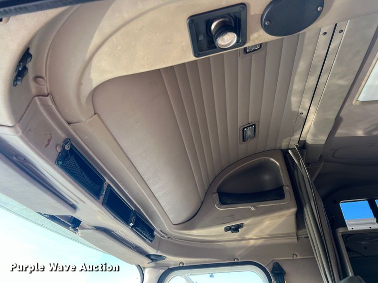 image for item MS9006 2007 International 9200i  semi truck