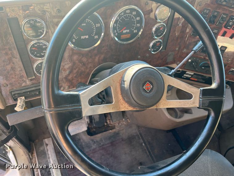 image for item MS9006 2007 International 9200i  semi truck