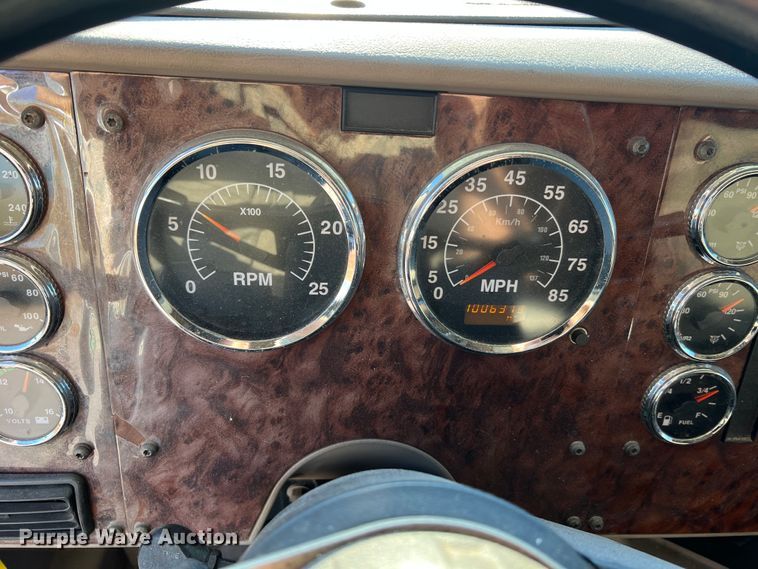 image for item MS9006 2007 International 9200i  semi truck