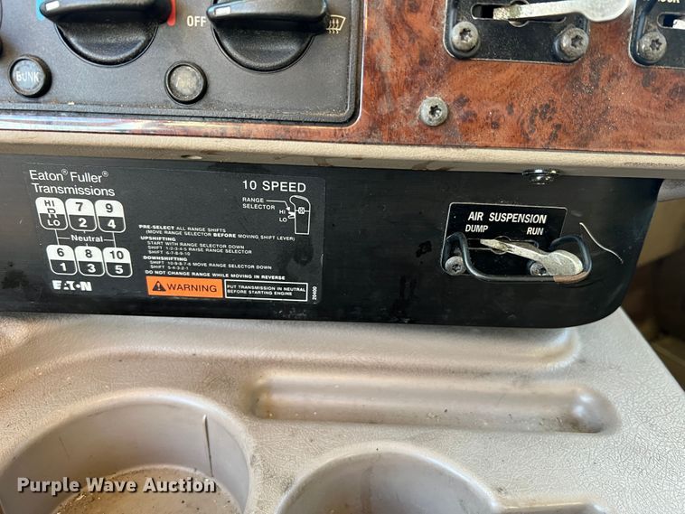 image for item MS9006 2007 International 9200i  semi truck