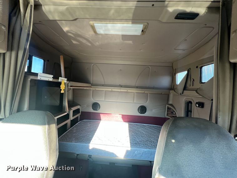 image for item MS9006 2007 International 9200i  semi truck