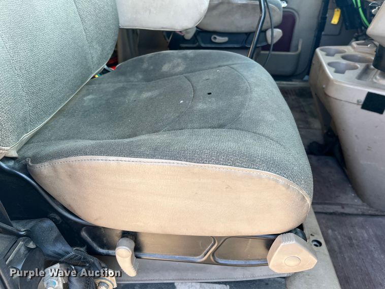 image for item MS9006 2007 International 9200i  semi truck