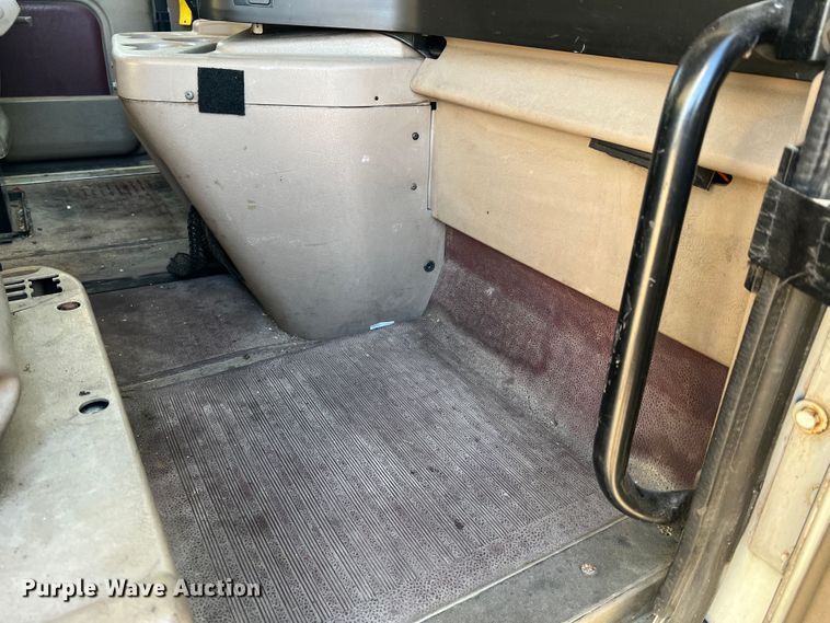 image for item MS9006 2007 International 9200i  semi truck