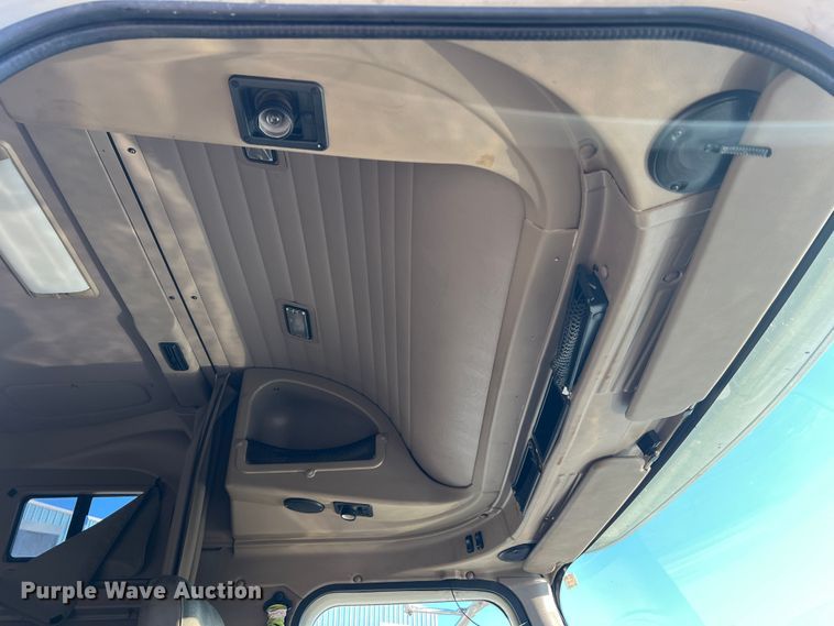 image for item MS9006 2007 International 9200i  semi truck