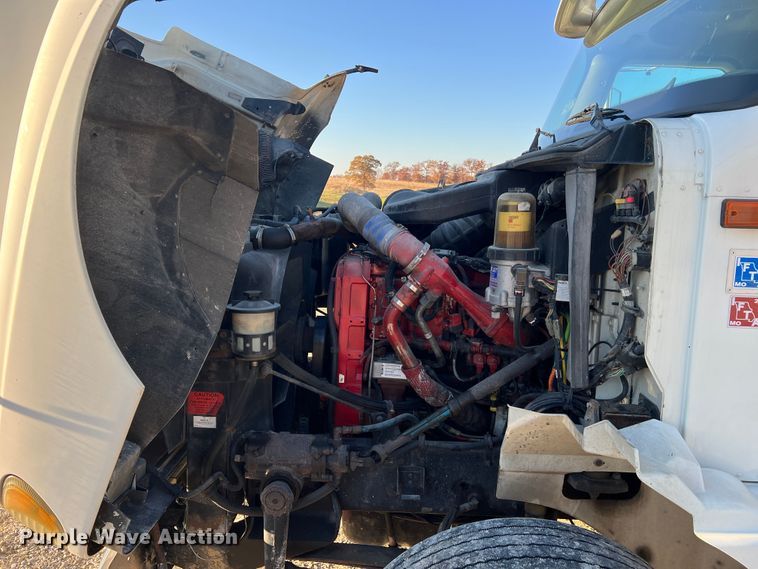 image for item MS9006 2007 International 9200i  semi truck