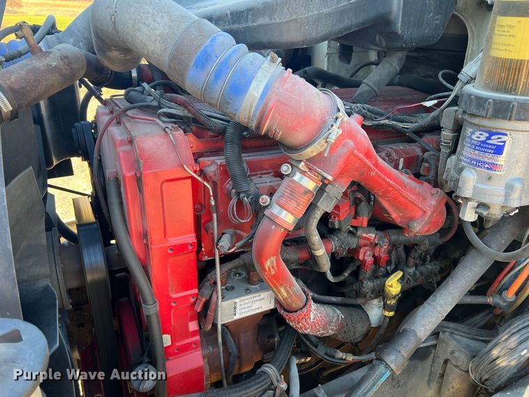 image for item MS9006 2007 International 9200i  semi truck