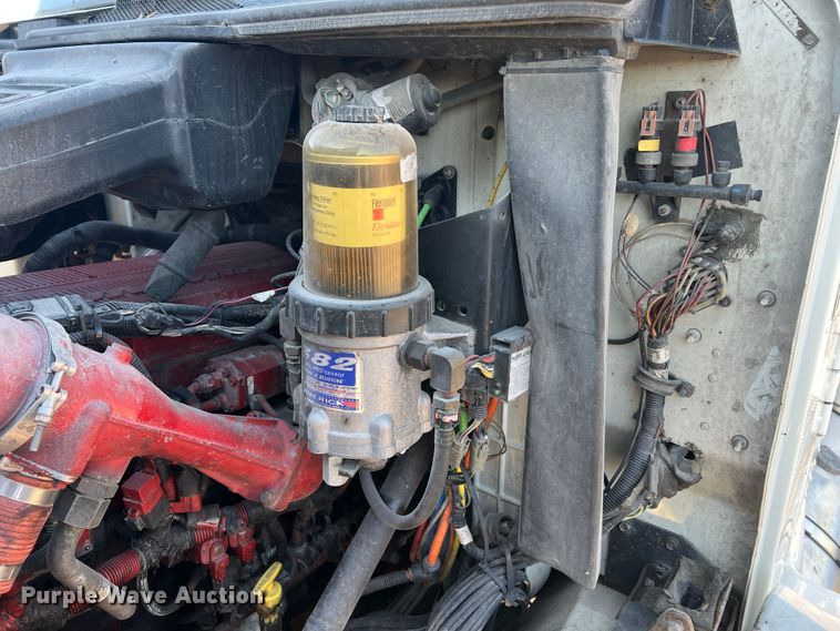 image for item MS9006 2007 International 9200i  semi truck