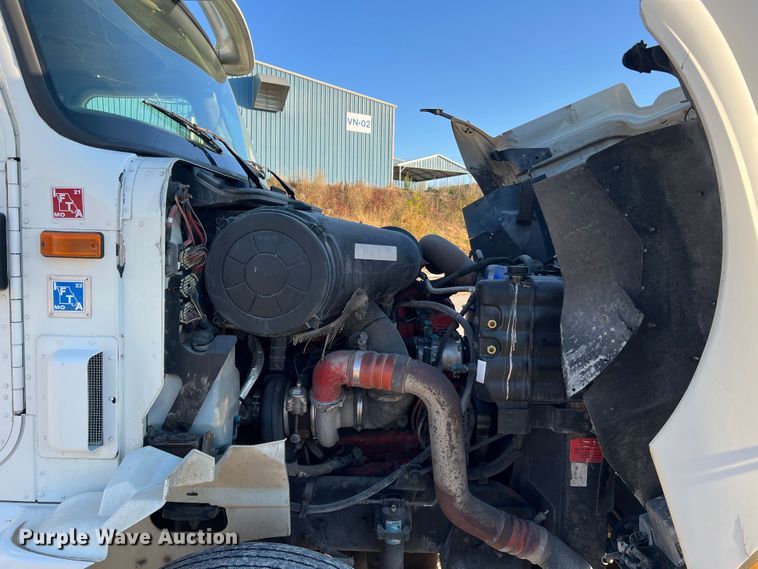 image for item MS9006 2007 International 9200i  semi truck