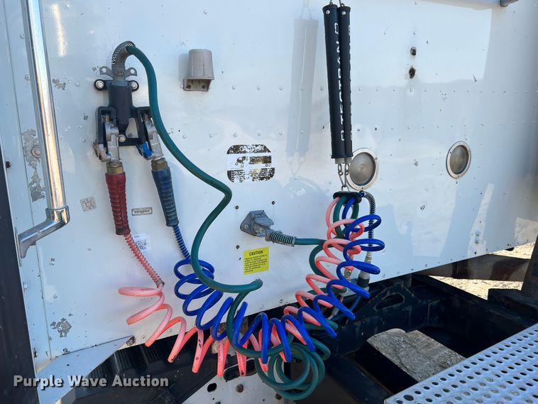 image for item MS9006 2007 International 9200i  semi truck