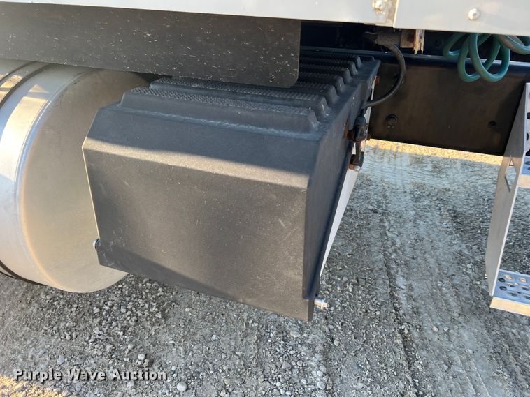 image for item MS9006 2007 International 9200i  semi truck