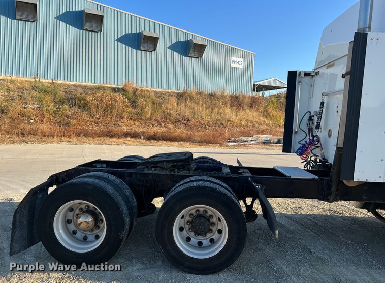 image for item MS9006 2007 International 9200i  semi truck