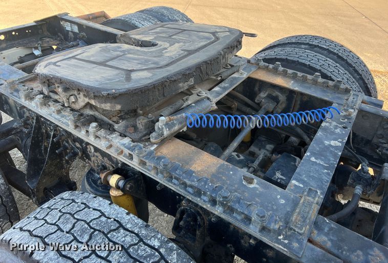 image for item MS9006 2007 International 9200i  semi truck