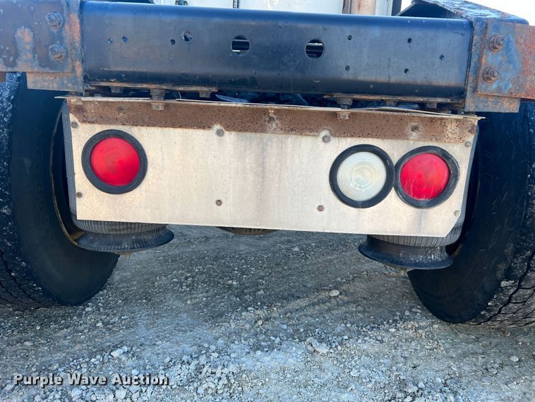 image for item MS9006 2007 International 9200i  semi truck