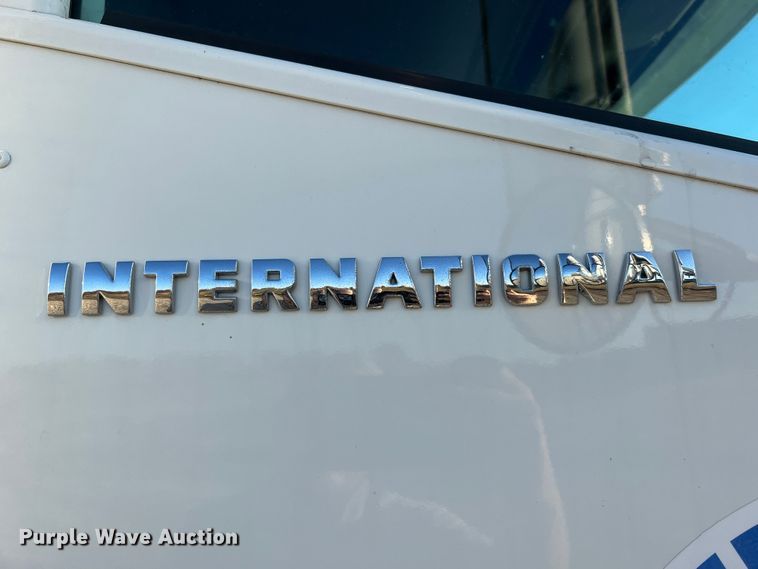 image for item MS9006 2007 International 9200i  semi truck