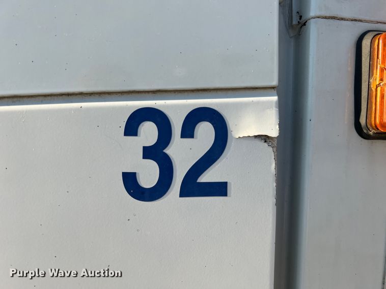 image for item MS9006 2007 International 9200i  semi truck