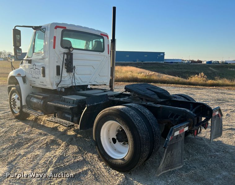 image for item MS9007 2009 International DuraStar 4400  semi truck