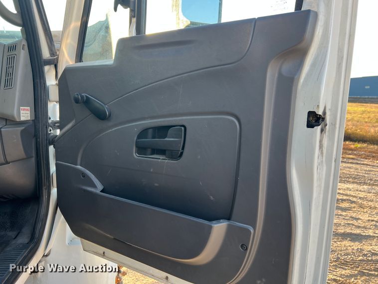 image for item MS9007 2009 International DuraStar 4400  semi truck