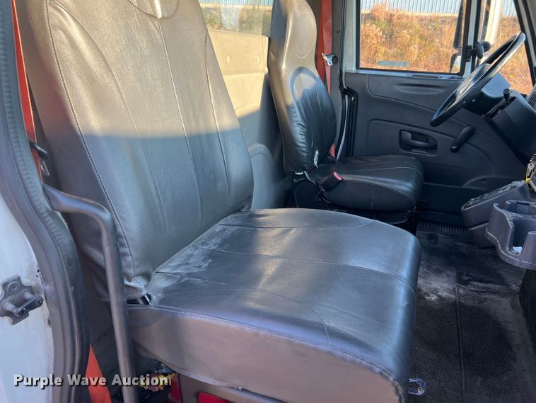 image for item MS9007 2009 International DuraStar 4400  semi truck