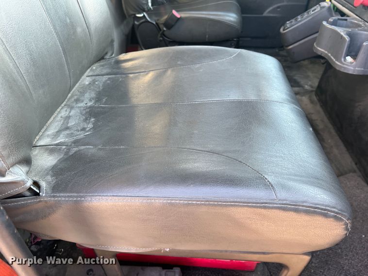 image for item MS9007 2009 International DuraStar 4400  semi truck