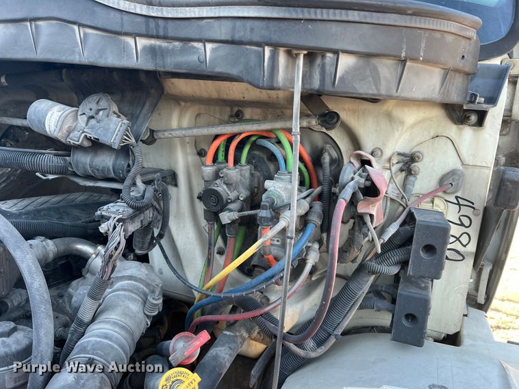 image for item MS9007 2009 International DuraStar 4400  semi truck