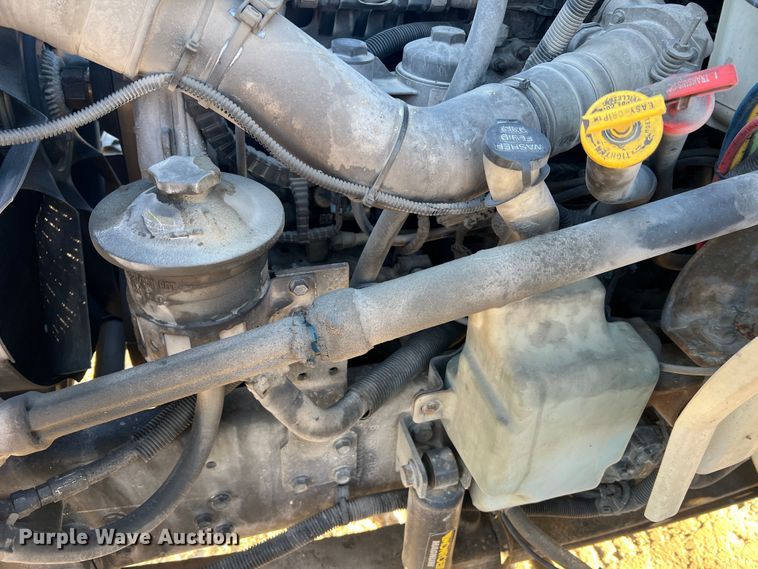 image for item MS9007 2009 International DuraStar 4400  semi truck