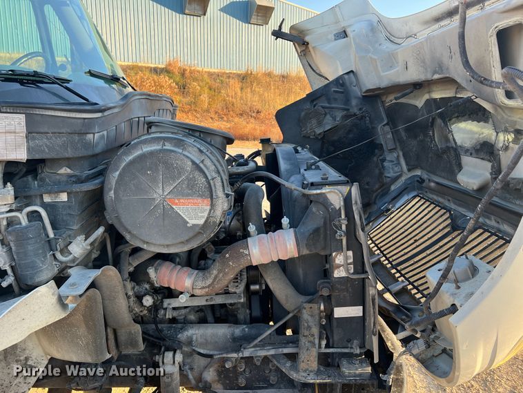 image for item MS9007 2009 International DuraStar 4400  semi truck