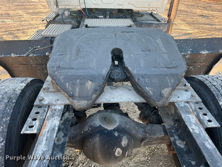 image for item MS9007 2009 International DuraStar 4400  semi truck