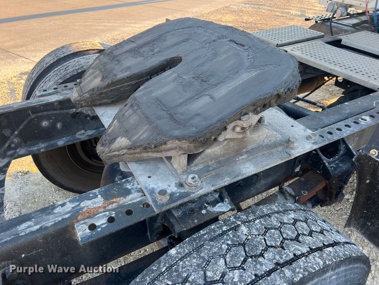 image for item MS9007 2009 International DuraStar 4400  semi truck