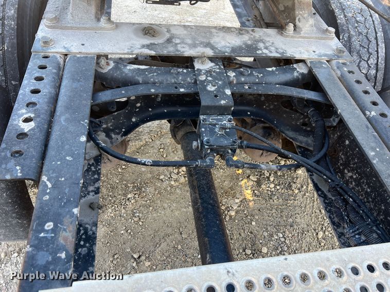 image for item MS9007 2009 International DuraStar 4400  semi truck