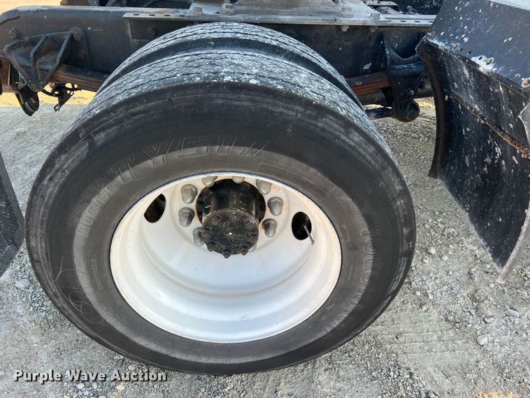 image for item MS9007 2009 International DuraStar 4400  semi truck