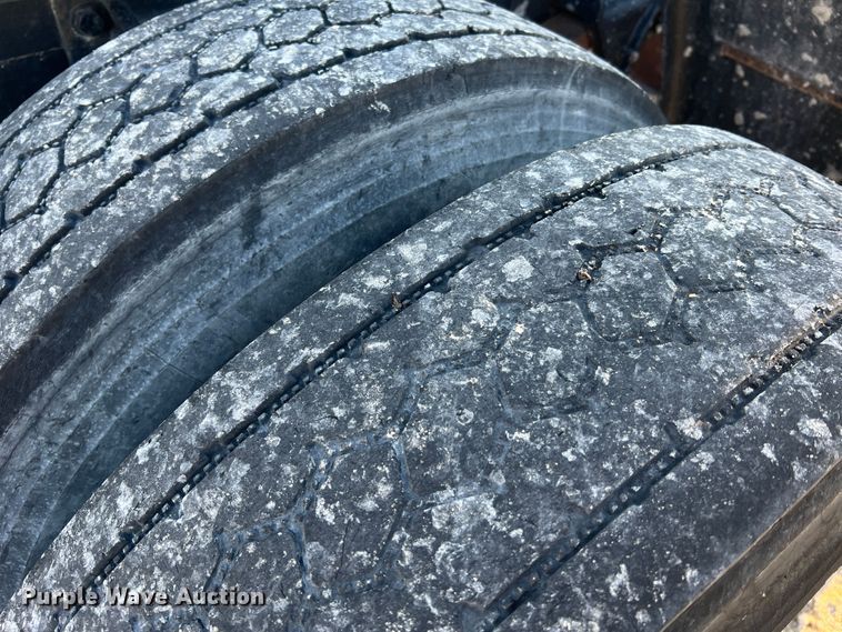 image for item MS9007 2009 International DuraStar 4400  semi truck