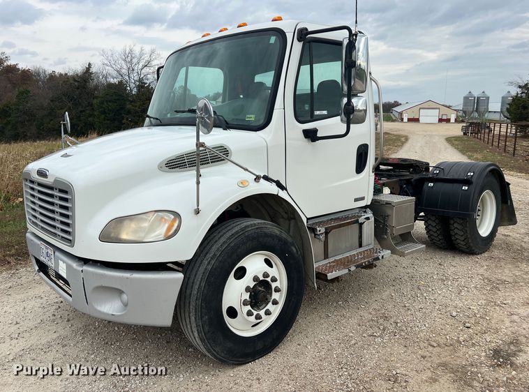 image for item MS9018 2007 Freightliner Business Class M2  semi truck