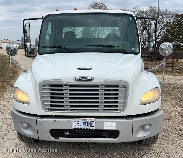 image for item MS9018 2007 Freightliner Business Class M2  semi truck