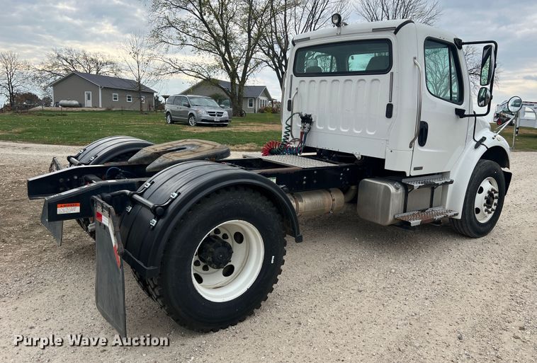 image for item MS9018 2007 Freightliner Business Class M2  semi truck