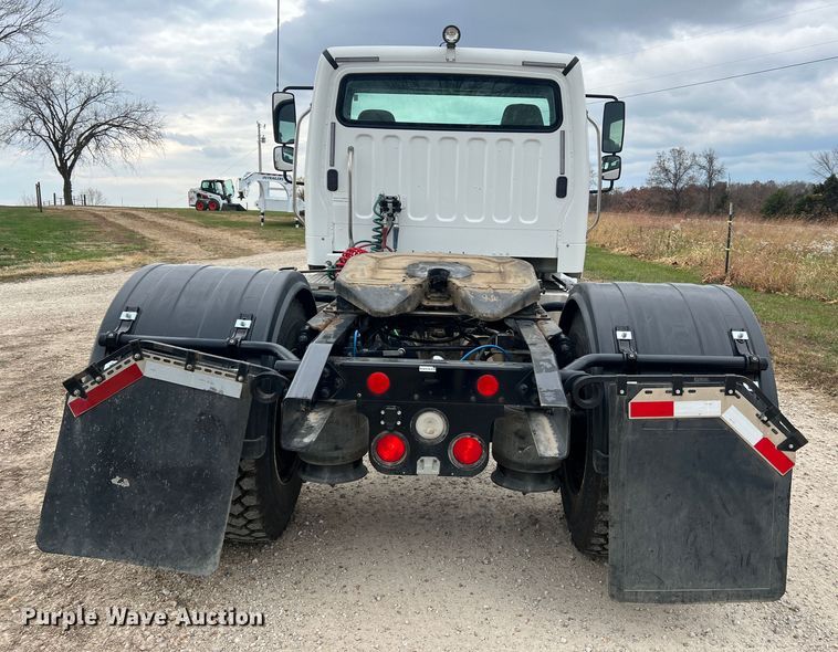 image for item MS9018 2007 Freightliner Business Class M2  semi truck