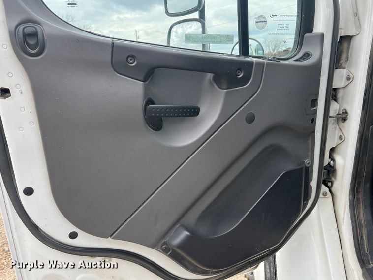 image for item MS9018 2007 Freightliner Business Class M2  semi truck