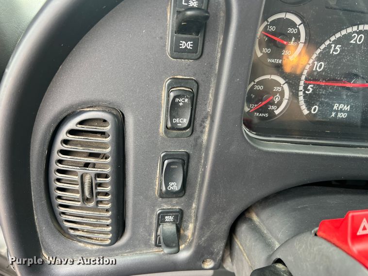 image for item MS9018 2007 Freightliner Business Class M2  semi truck