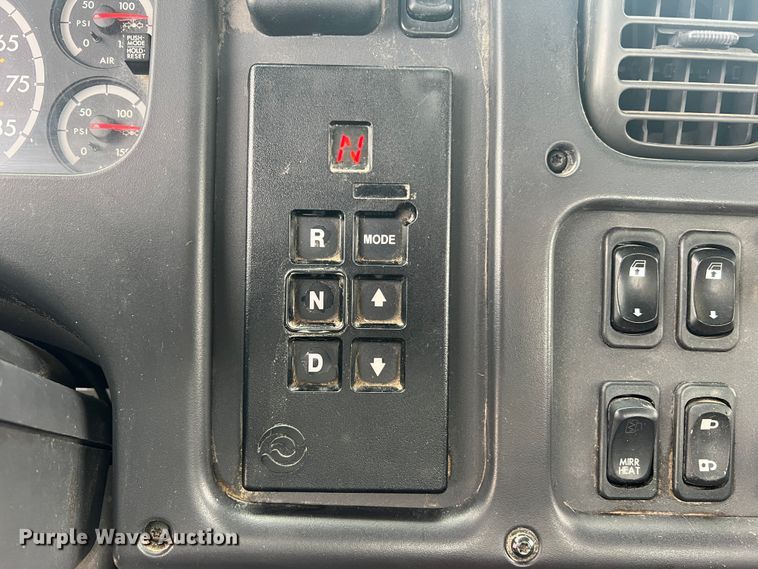 image for item MS9018 2007 Freightliner Business Class M2  semi truck