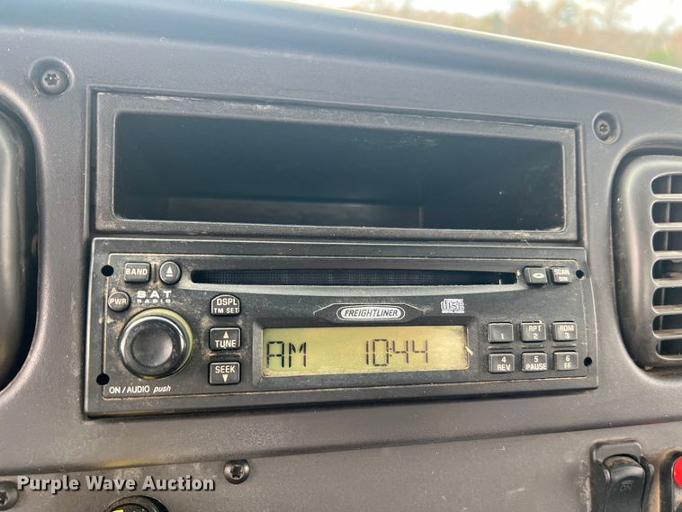 image for item MS9018 2007 Freightliner Business Class M2  semi truck