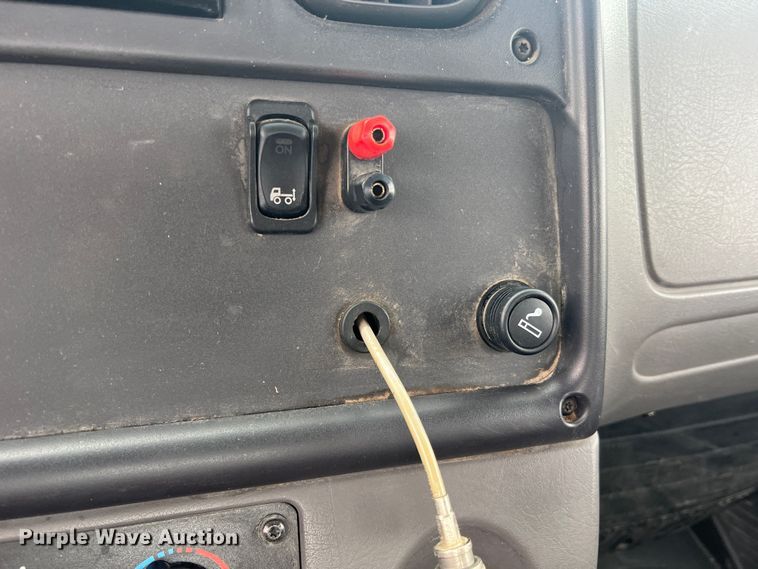 image for item MS9018 2007 Freightliner Business Class M2  semi truck